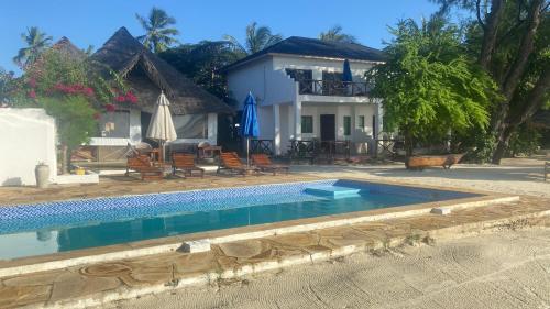 Kaure Sand Beach Lodge, Kati