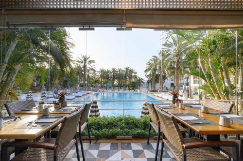 مطعم, فندق إسروتيل يام سوف (Isrotel Yam Suf Hotel) in شاطىء إيلات