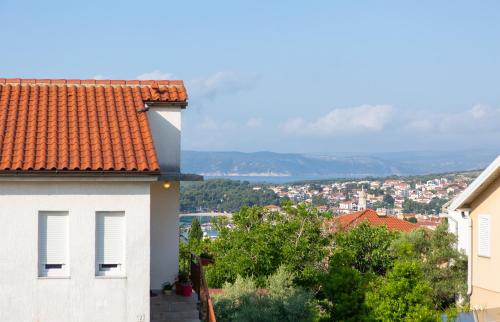 Studio with Balcony image 9