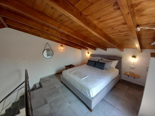 Koroni Stone House, fully equipped studios by the sea in Asini