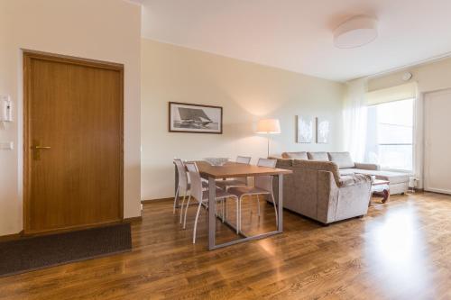 Apartment with Sea View and Balcony image 10