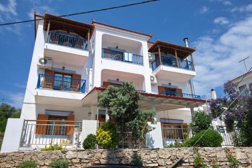 Kavos Apartments