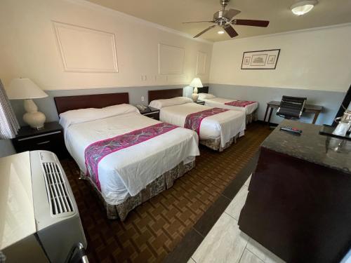 Hollywood Guest Inn - image 4