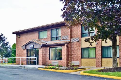 Motel 6 East Syracuse, NY - Airport