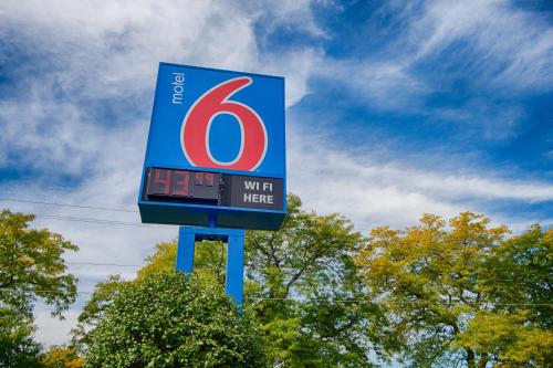 Motel 6 East Syracuse, NY - Airport