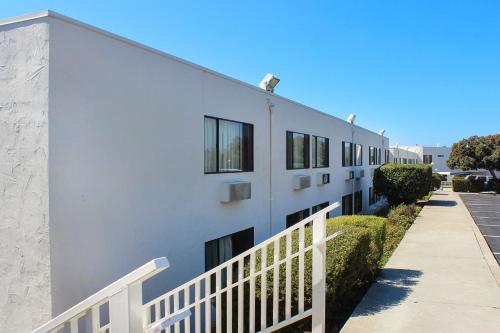 Motel 6-San Simeon CA - Hearst Castle Area - image 9