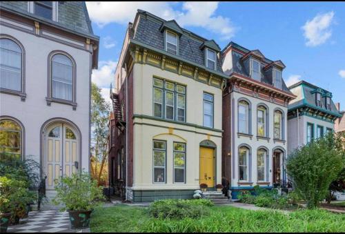 Huge Victorian Home in Historic Lafayette Square