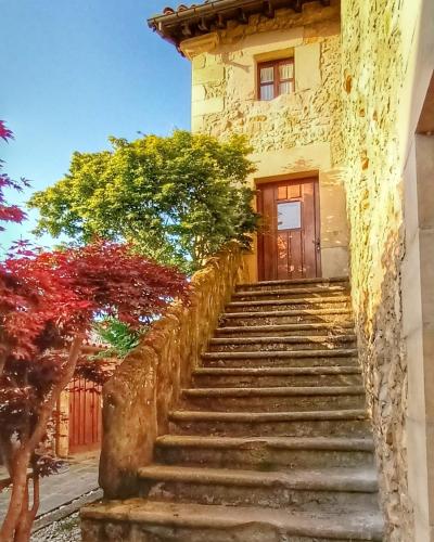 APARTAMENTOS PALACION DE SANTILLANA