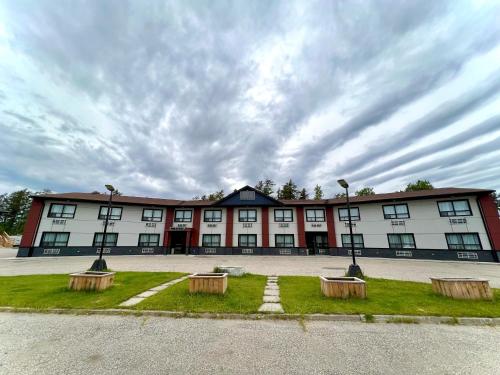 HWY 17 Hotel – Wawa