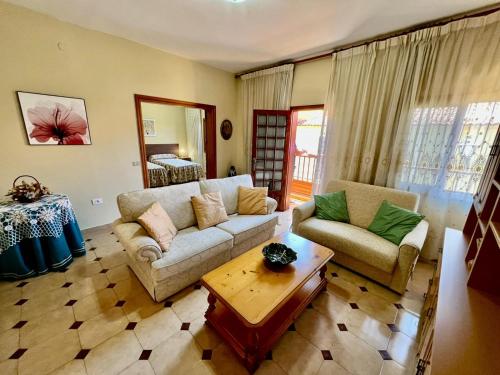 Lovely spacious apartment in the center - Vilaflor