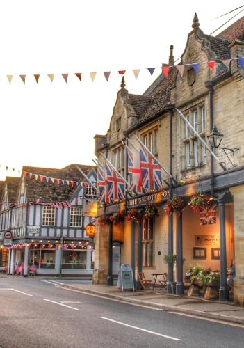 Stylish one bedroom Cotswold Coach House Tetbury in Tetbury