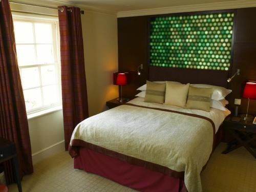 1 queen bed