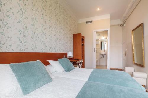 Hostal Oliva - image 4