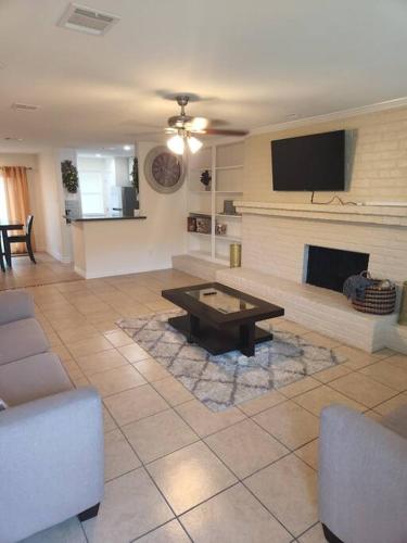 New Spacious 3BR 20Min DRIVE DWNTOWN!