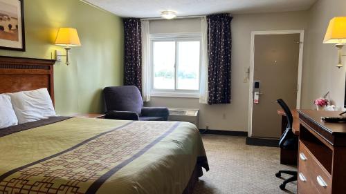. Capri Motel