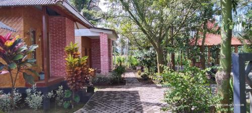 Adventure Turtle Homestay Meru Betiri in Kandangan