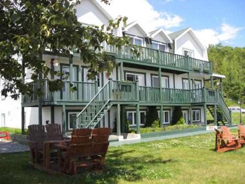 Hôtel Sous la Croix 152725 - Hotel - Tadoussac