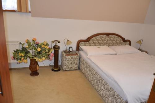 2 bedrooms, 4 beds