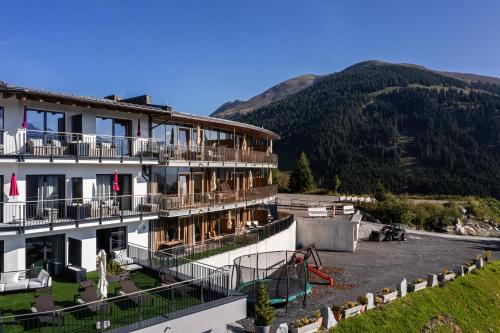 368717223 Ursprung Panorama Hotel Königsleiten