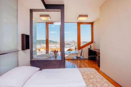 Deluxe double room with Prague castle view