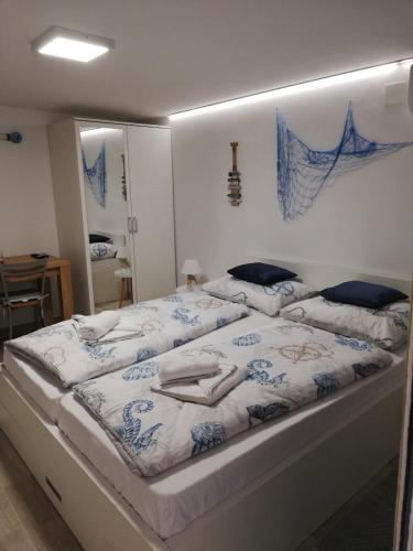 1 double bed