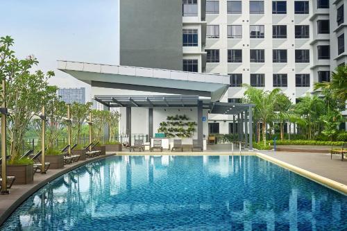 Swimming pool, Hotel Komune Living and Wellness Kuala Lumpur near Bandar Tun Razak LRT Station
