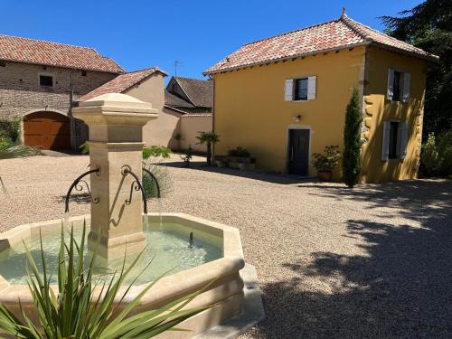 Le Clos De Quintaine Gîtes de Charme gîte à louer Golf Macon La Salle