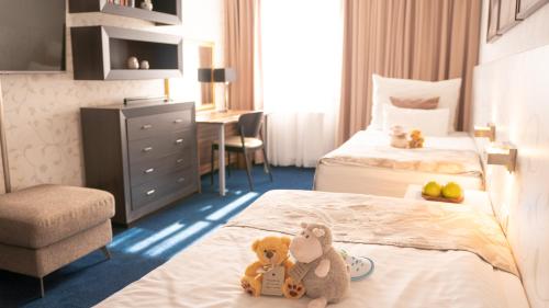 Savoy Hotel - image 14