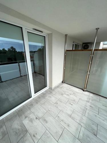 Балкон, SDH 1 Radzymin comfortable apartment near Warsaw in Радзимін