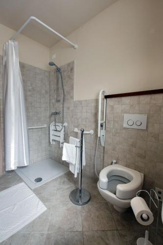 2 bedrooms, 3 beds