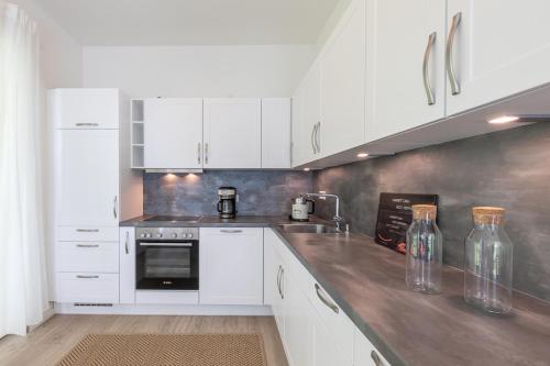 Apartment with Terrace image 7