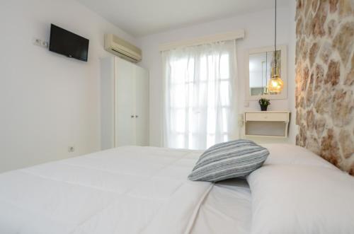 simos luxury apartments - image 4