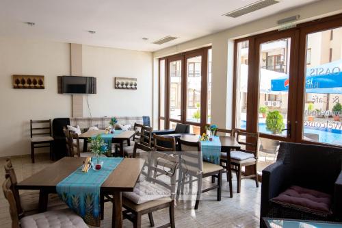 Restoran, Four seasons apartment - Oasis beach resort in Bliznaci