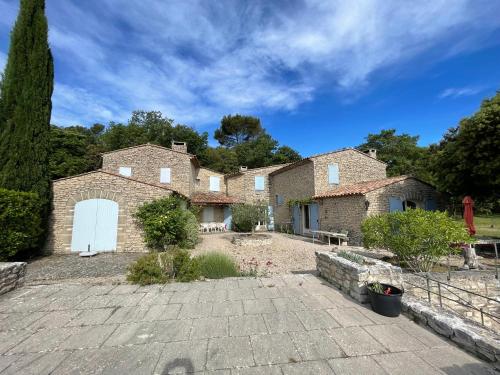 Maison Zouz - Location saisonnière - Murs