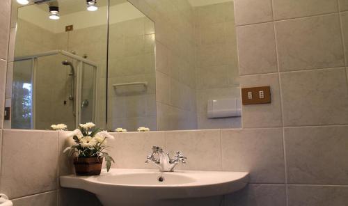 2 bedrooms, 4 beds