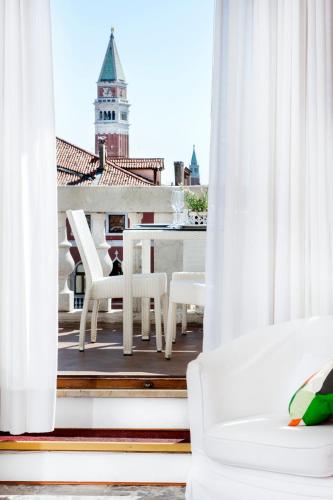 Ve-nice Suite Rialto View RT-12 - image 10