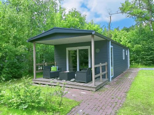 4p chalet TOLVE met 4 fietsen vlakbij natuurgebieden Drents Friese Wold, Fochteloërveen en gevangenisdorp Veenhuizen, Pension in Oosterwolde