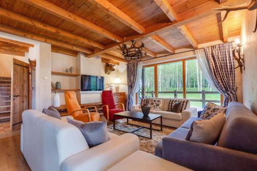 Friends & Family Getaway to Forest House by Reside Baltic