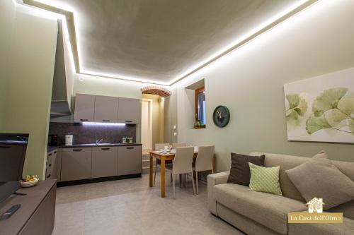 Suite Apartment Smeraldo - Cuneo, Ferienwohnung in Cuneo