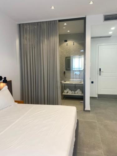 1 queen bed