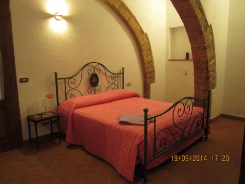 1 king bed, 1 sofa bed
