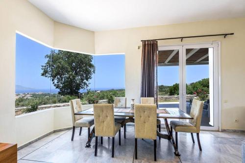 Facilities, Beautiful 5bedroom villa big pool, close to beach! near Great View