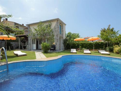  Apartment Zwei Rosen - PUL554 by Interhome in Fondole