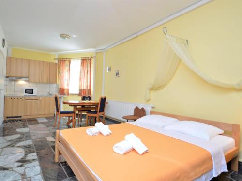  Apartment Zwei Rosen - PUL550 by Interhome in Fondole