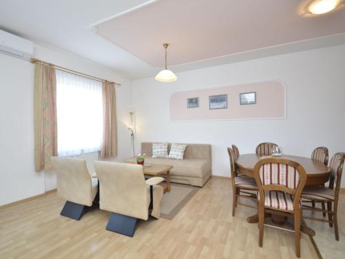  Apartment Zwei Rosen - PUL553 by Interhome in Fondole