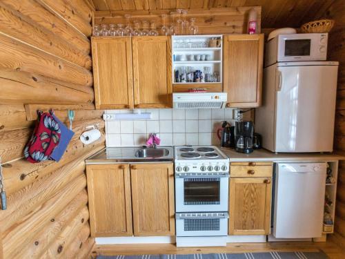 Kitchen, Holiday Home Jankaluppo i by Interhome in Helukka