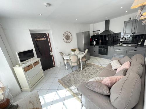 Nice Renting - 9 MASSENA - Spacious apartment Massena Square - AC - fully equipped, Nice (fotografie 10)