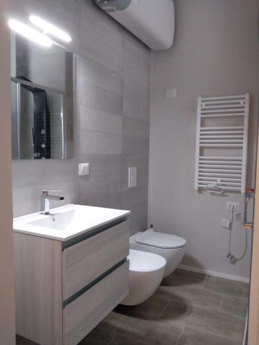 Bathroom, Paoli 28 Holiday Homes in Corato