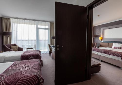 Aquaworld Resort Budapest - image 11