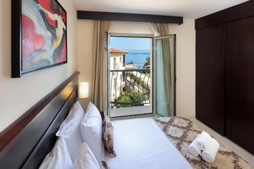 Blue Waves Resort - image 5